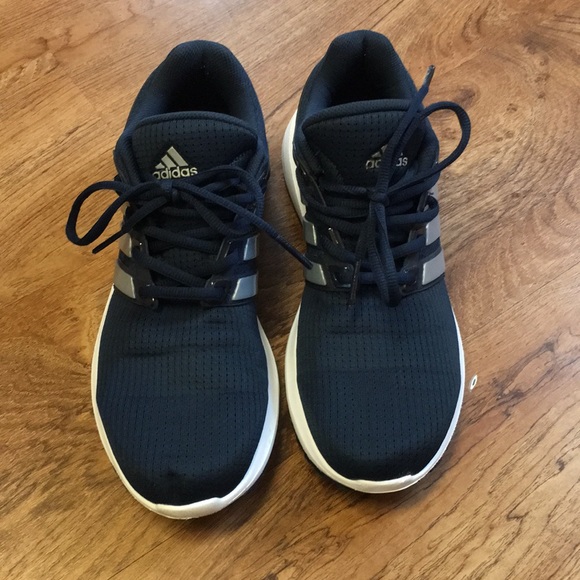 Adidas running shoes - Picture 2 of 5